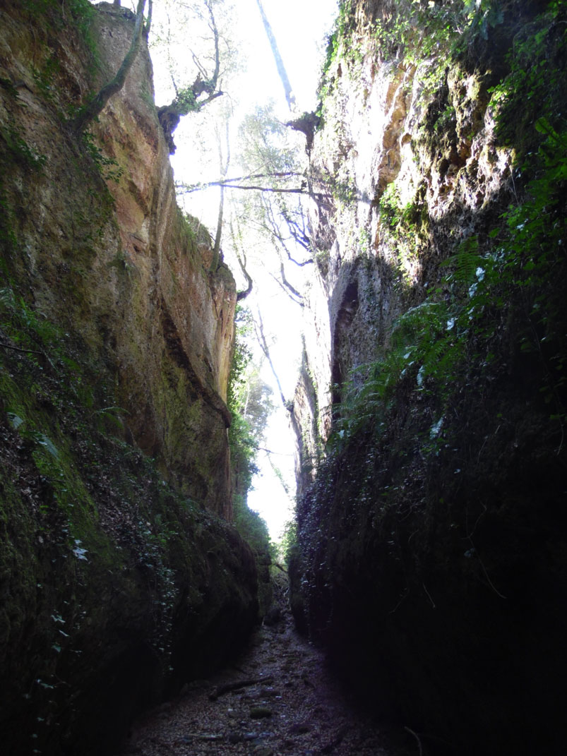 TREKKING VIE CAVE